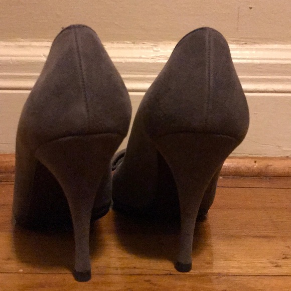 SOLD* Stuart Weitzman Peep Toe Pumps - Picture 4 of 7
